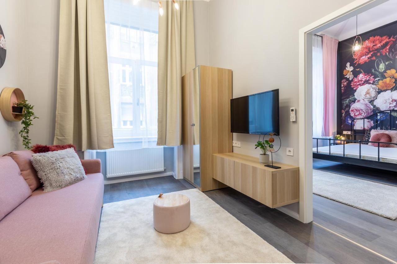 W33 - Prime Location - Comfortable Quality Apartments By Bqa ブダペスト エクステリア 写真