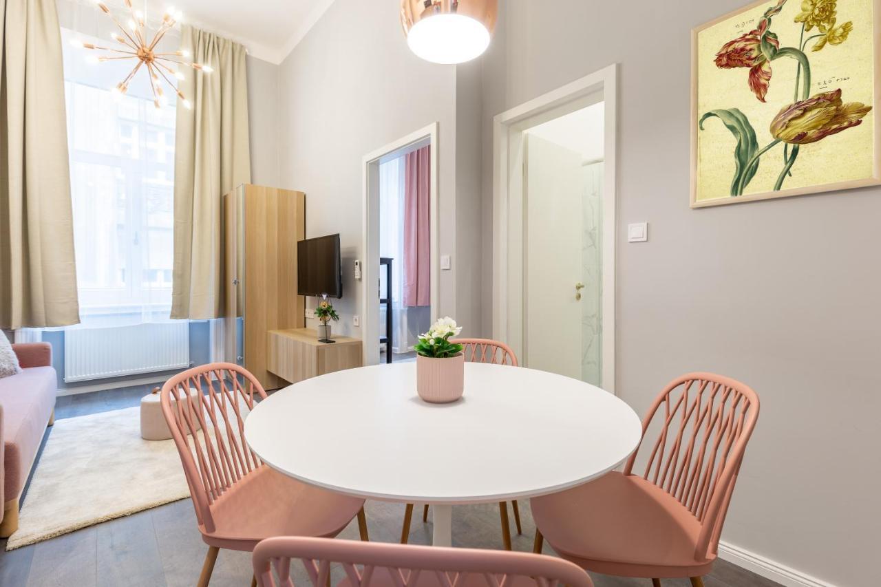 W33 - Prime Location - Comfortable Quality Apartments By Bqa ブダペスト エクステリア 写真