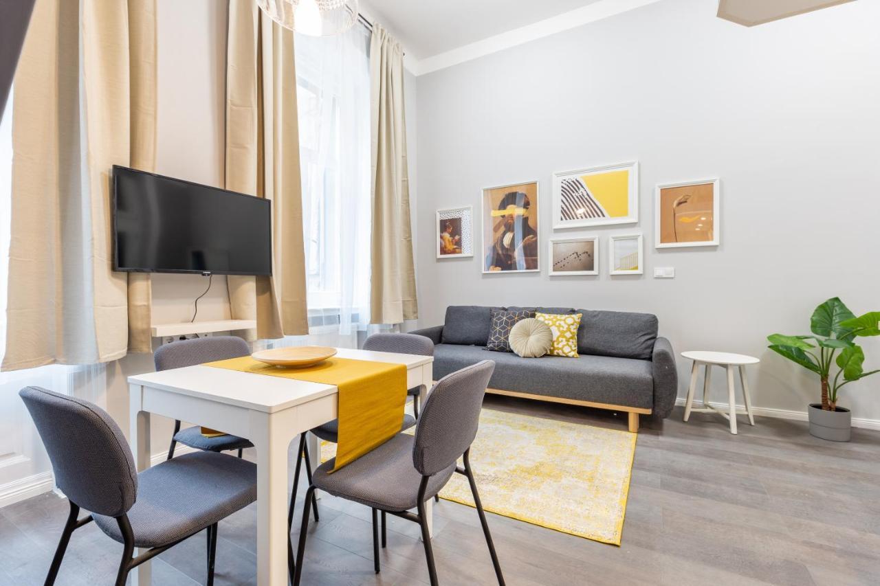 W33 - Prime Location - Comfortable Quality Apartments By Bqa ブダペスト エクステリア 写真